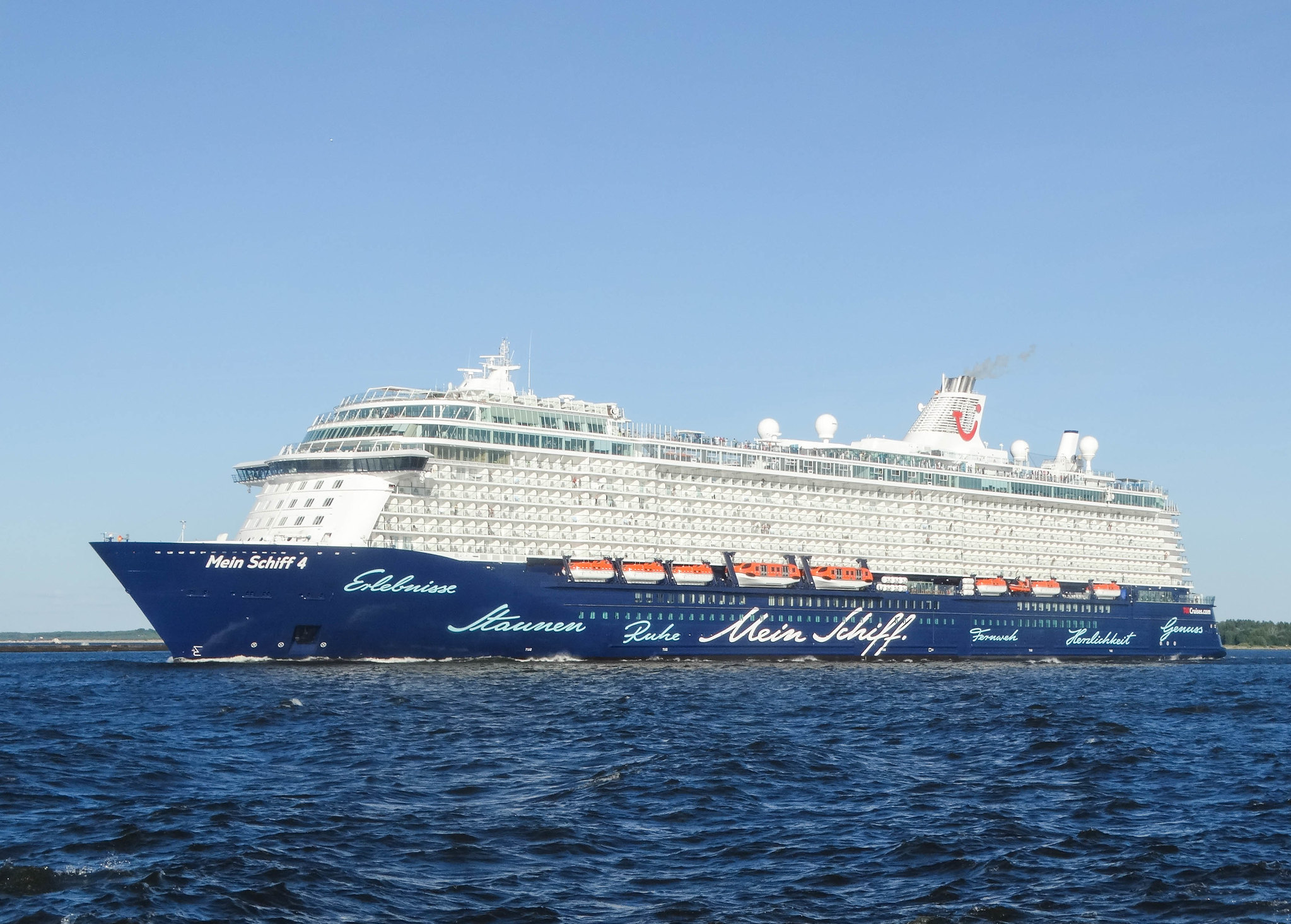 Mein Schiff 4