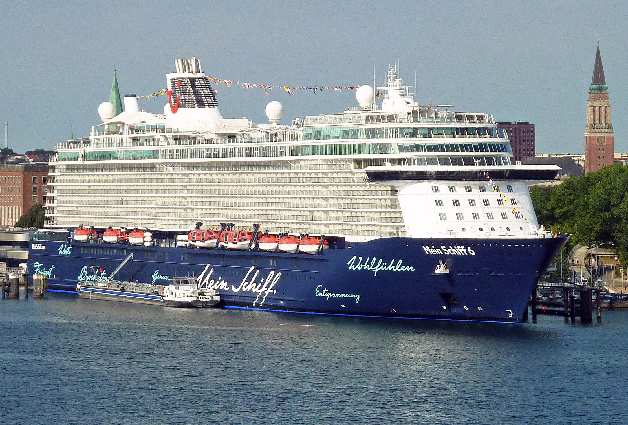 Mein Schiff 6