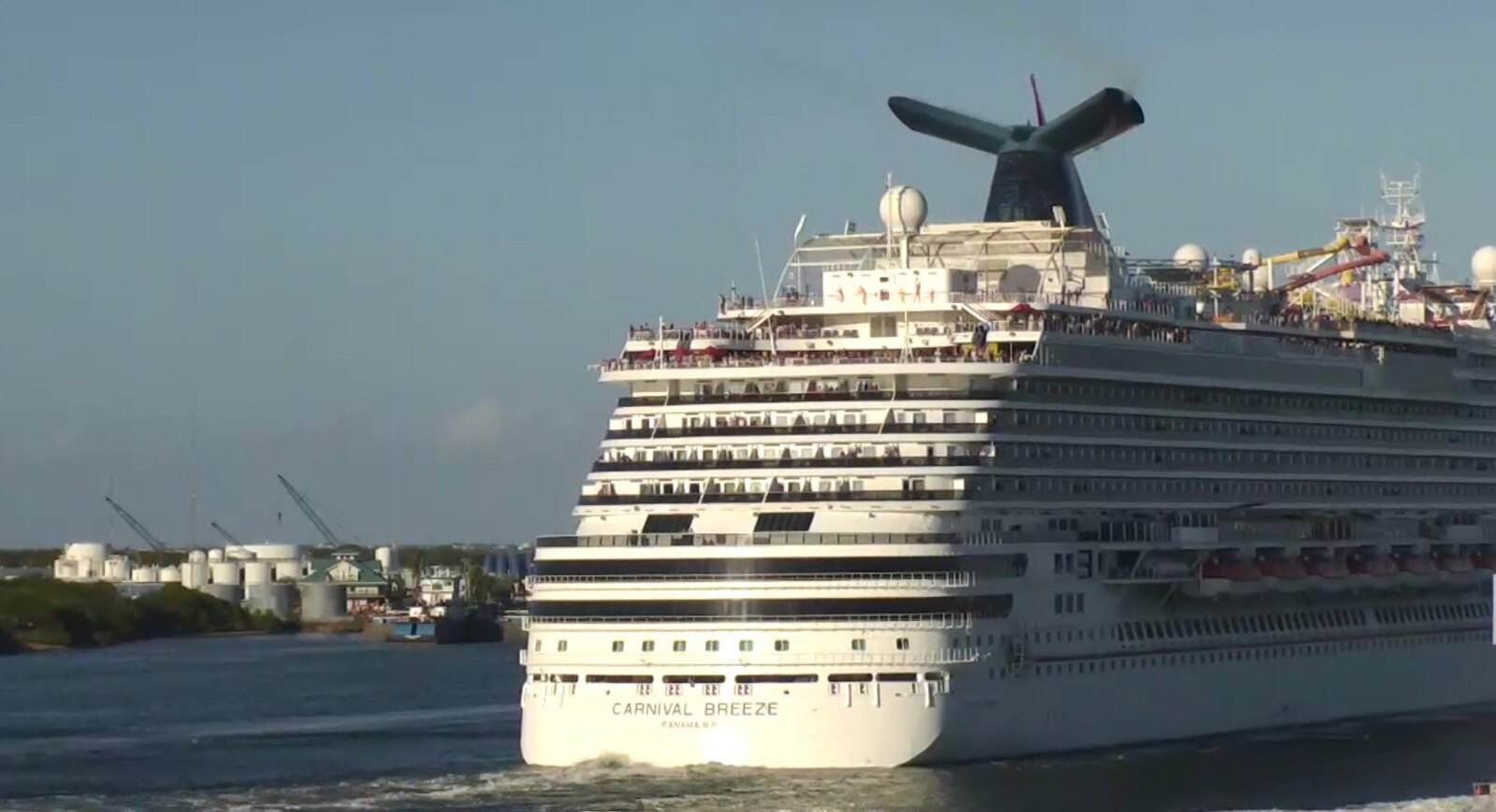 Carnival Breeze