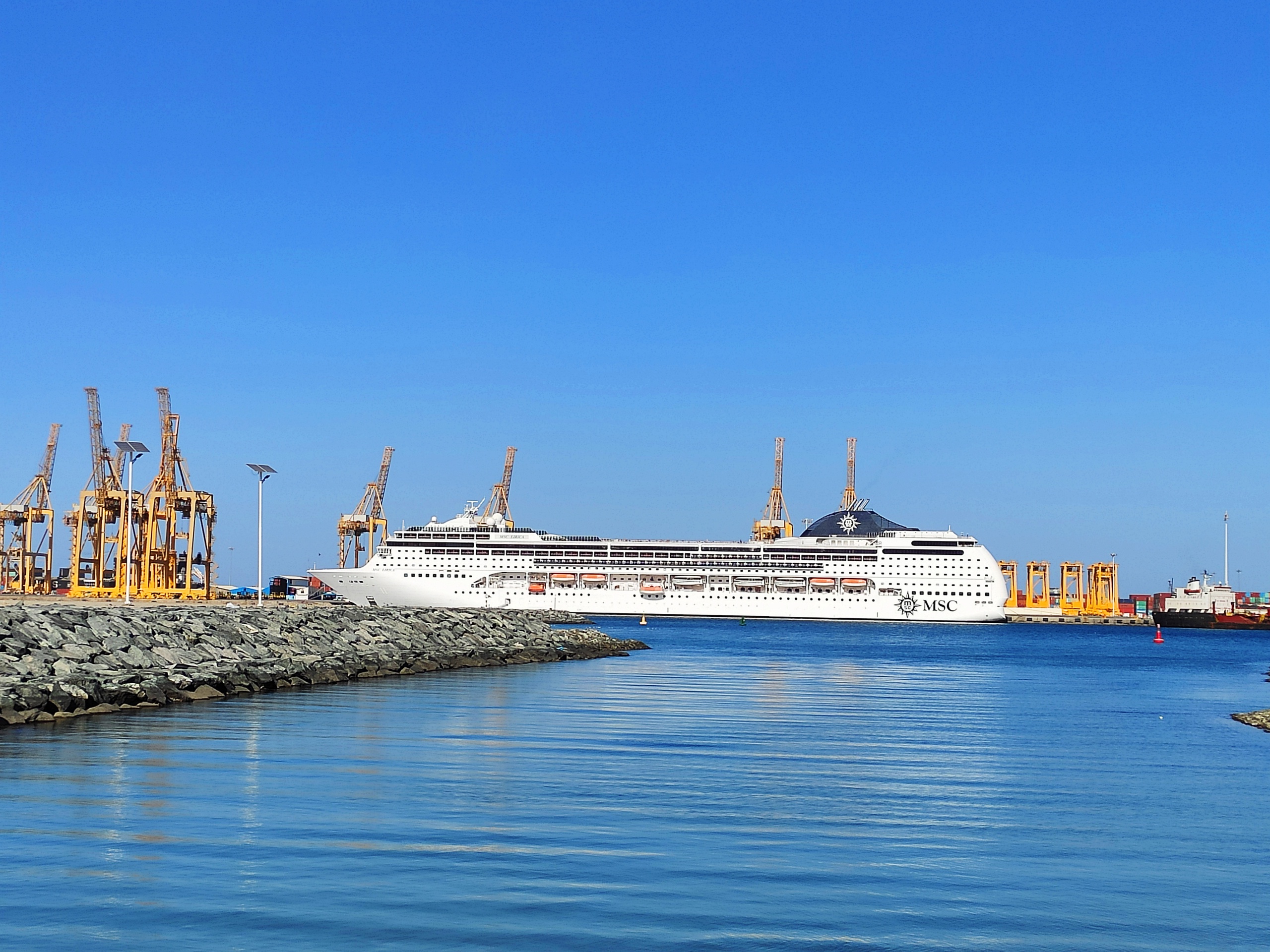 MSC Lirica