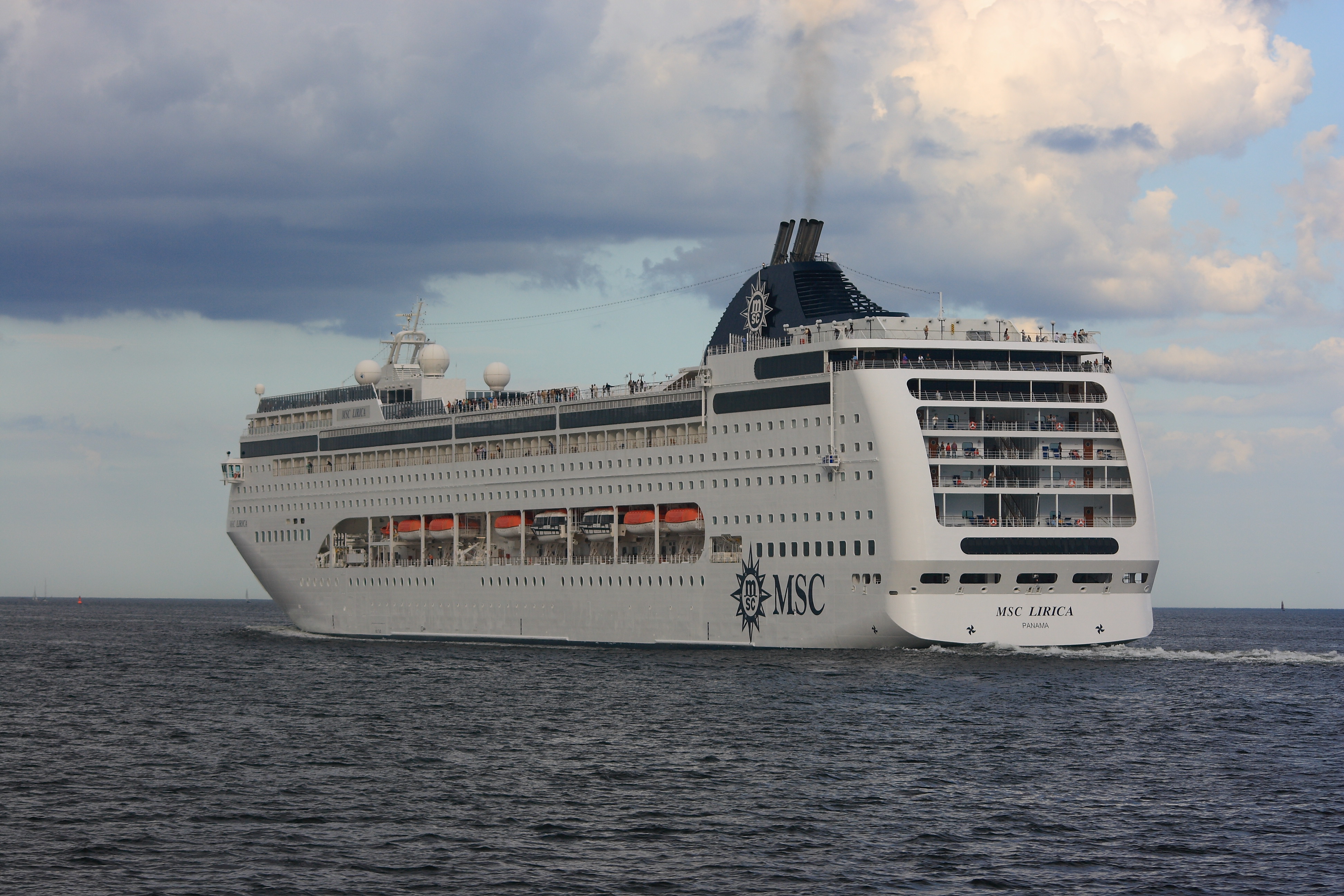 MSC Lirica