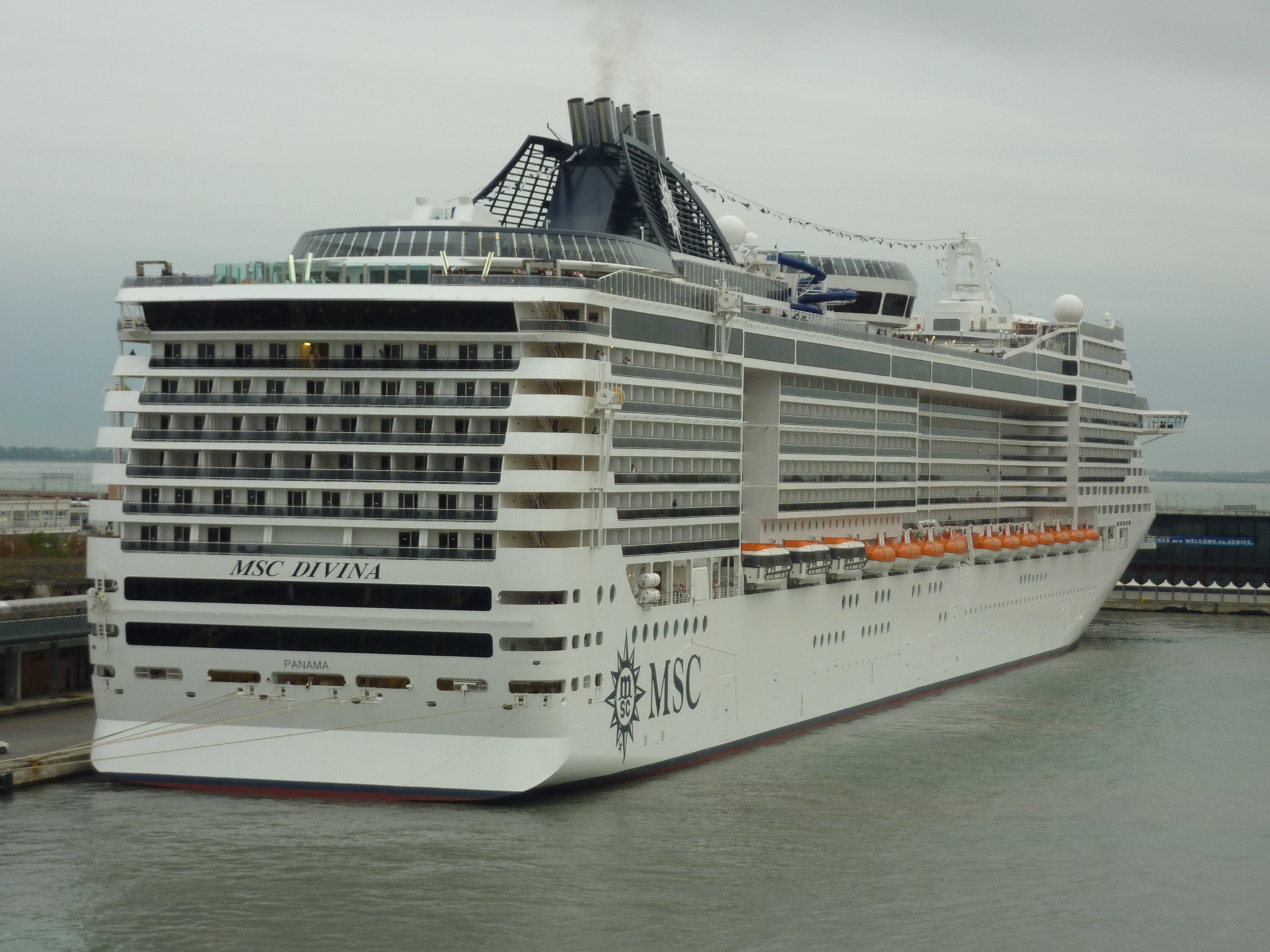 MSC Divina