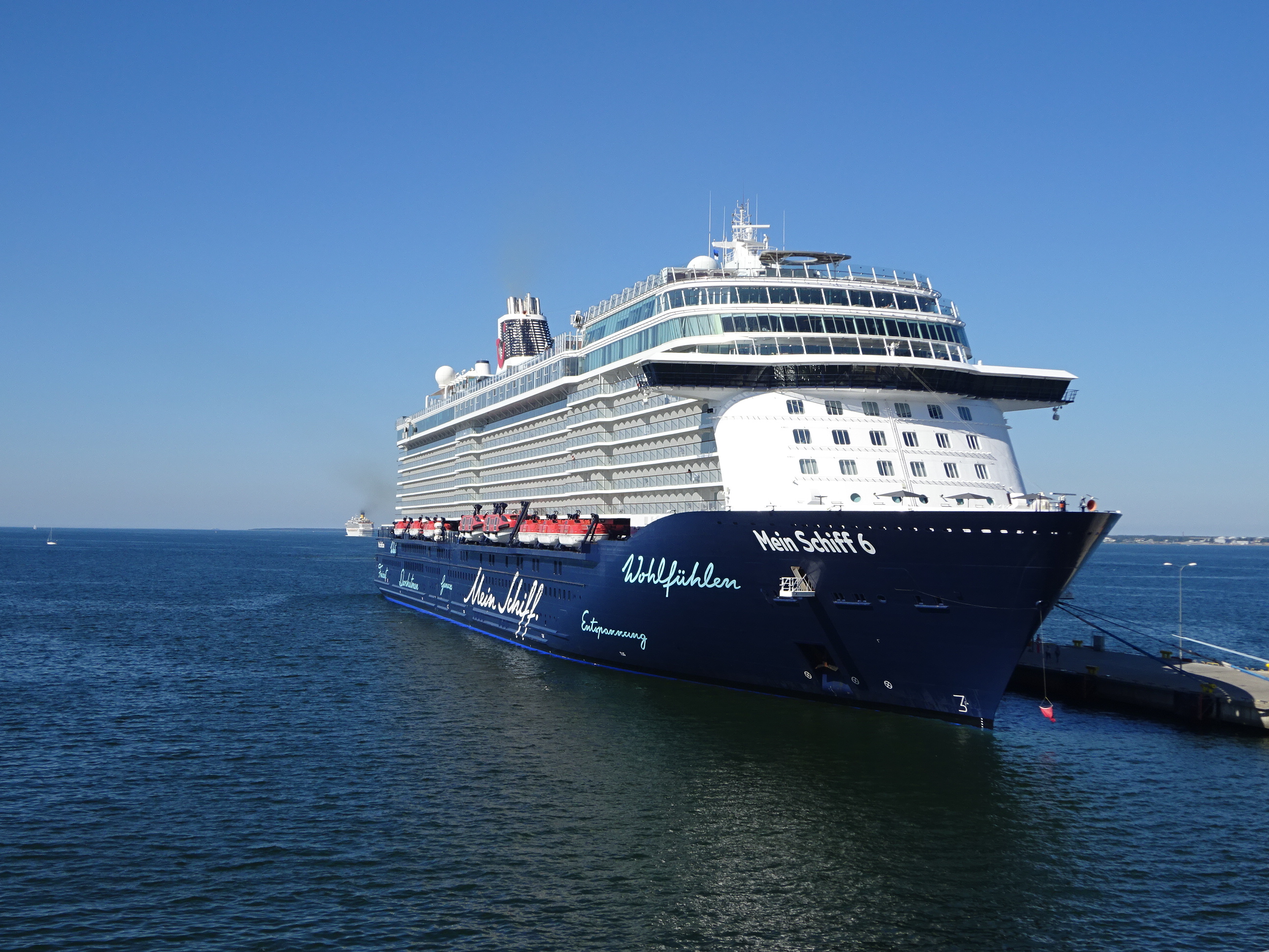 Mein Schiff 6