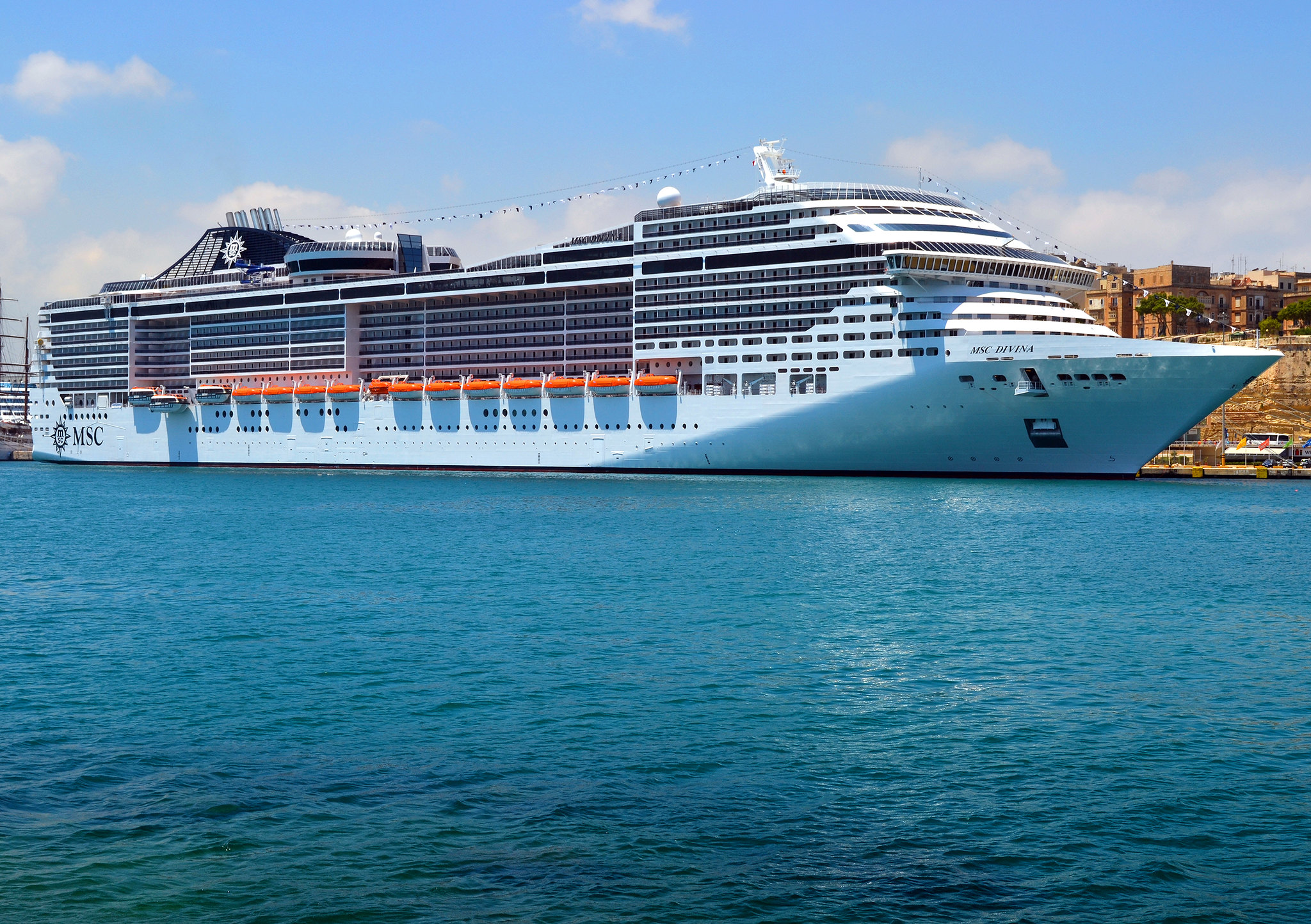 MSC Divina