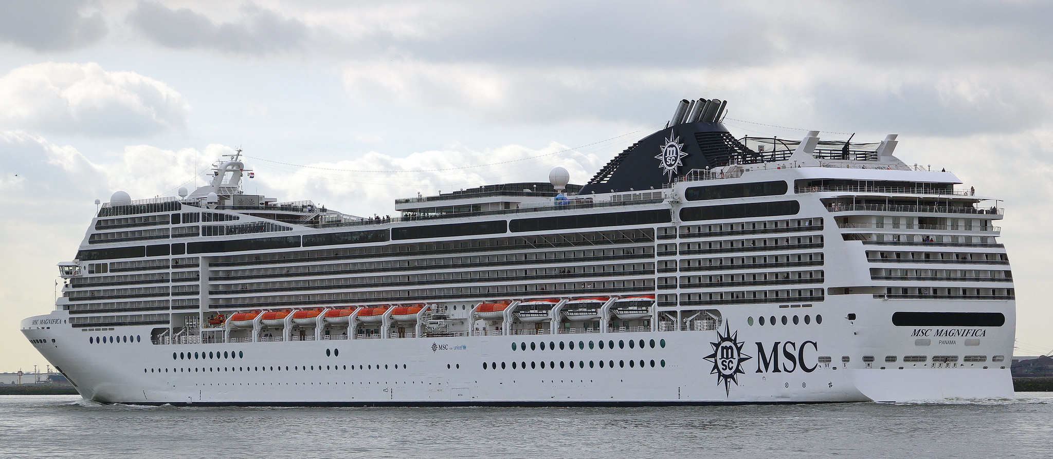 MSC Magnifica