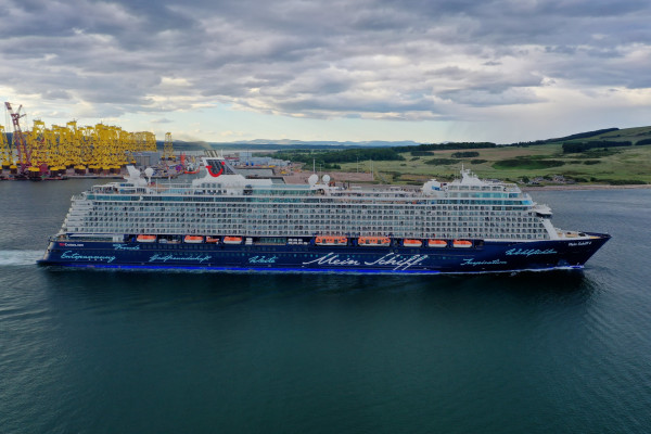 Mein Schiff 4