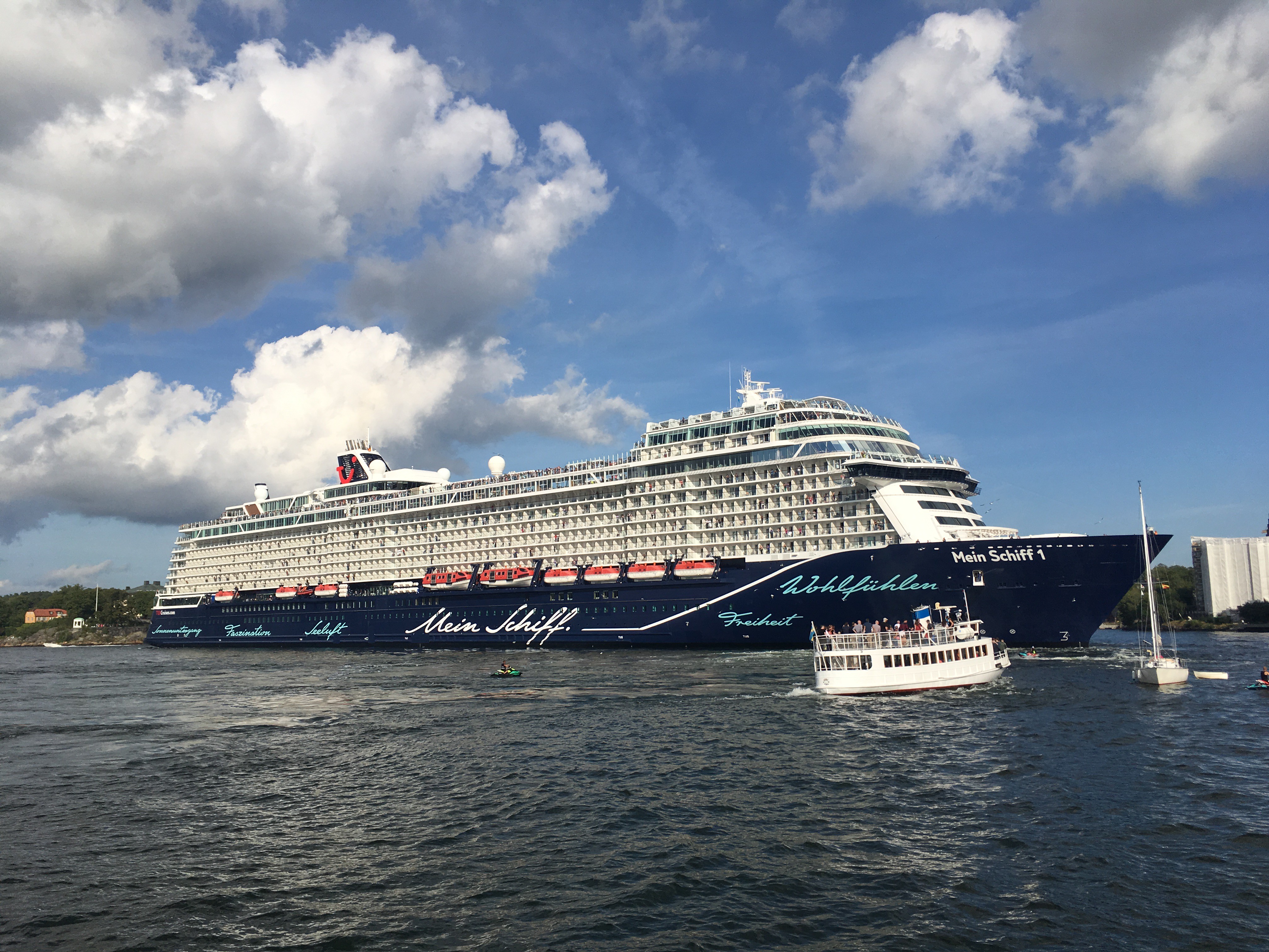 Mein Schiff 1
